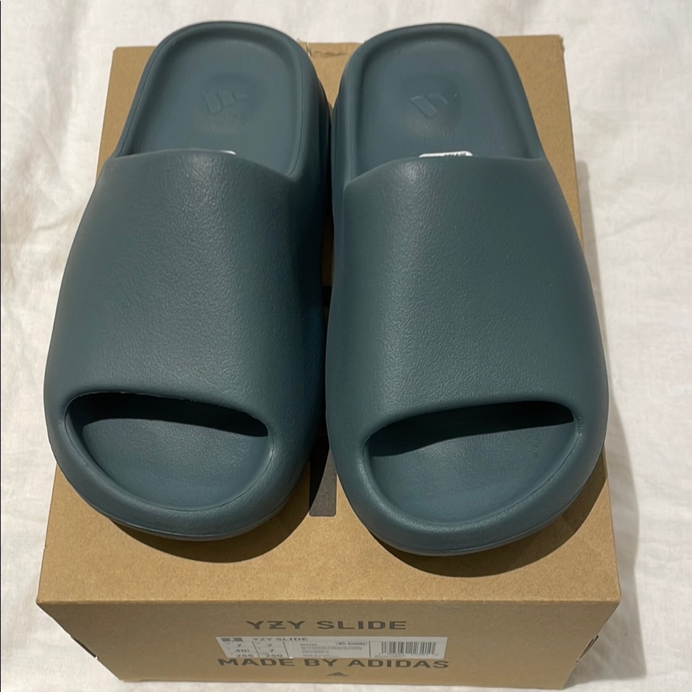 Adidas YZY Slide in Dark Gray